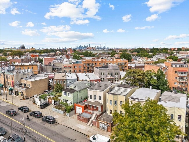 Photo - 96-29 Corona Ave. Unidad 2R