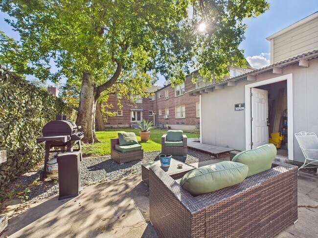 Building Photo - 1920 Richmond Ave. Unit 4