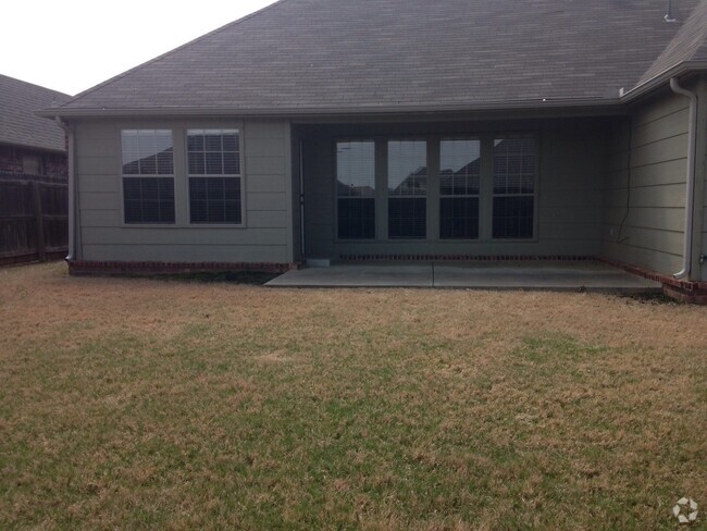 Building Photo - Very Nice 3 Bedroom 2 Bath in Jenks Rental