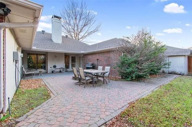 Photo - 806 Lockhaven Ln