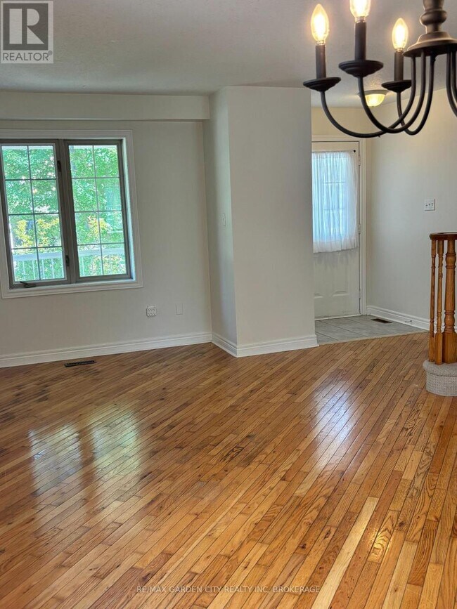 Photo - 31 Robertson Rd