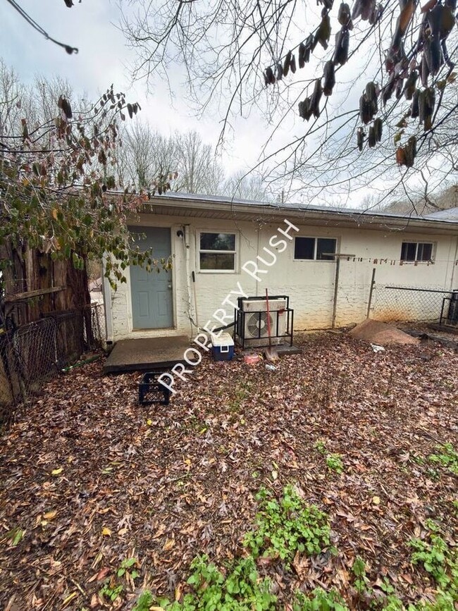 Building Photo - 706 W 47th St Unit A