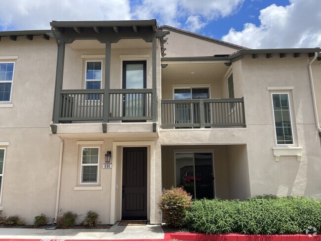 Building Photo - 696 Mustang St Rental