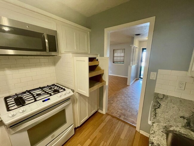 Photo - 1626 Beverly Hills St
