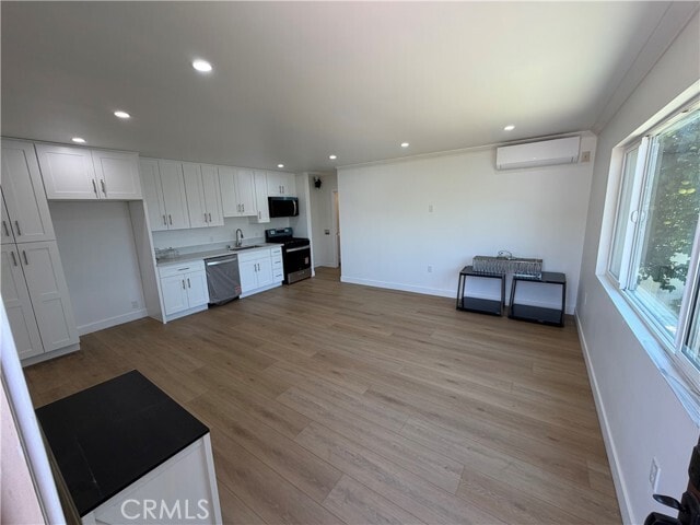 10621 McClemont Ave
