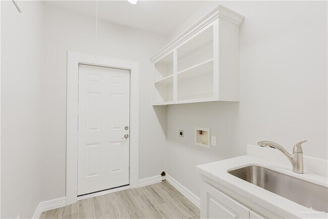 Photo - 18 N 23rd St