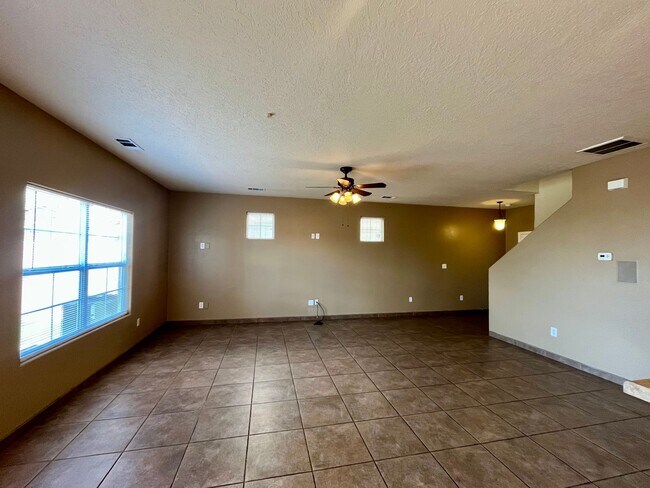 Photo - Spacious 3 Bedroom 2.5 Bathroom Home In Victory Hills!
