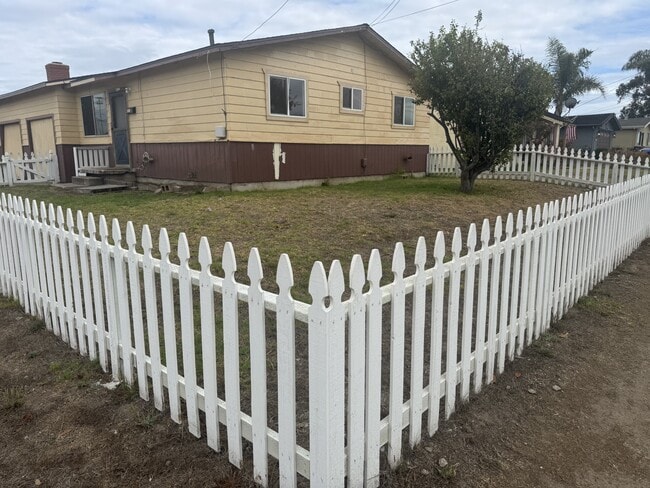 Building Photo - 11300 Pajaro St