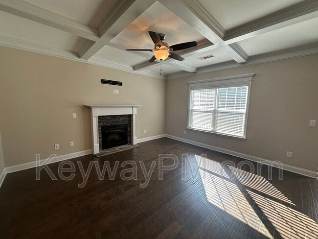 Photo - 688 Tree Top Trl