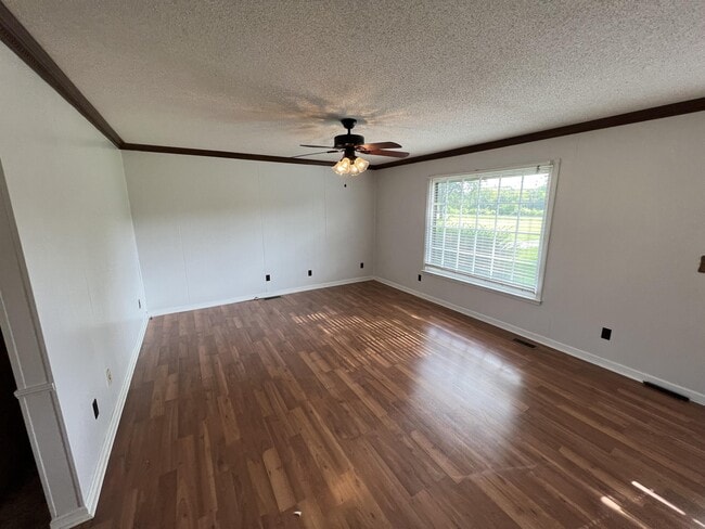 Photo - 1060 E Martin Ln