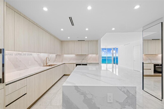 Photo - 100 South Pointe Dr Unit 2107