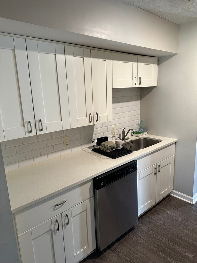 2394 Lawrenceville Hwy Unit D