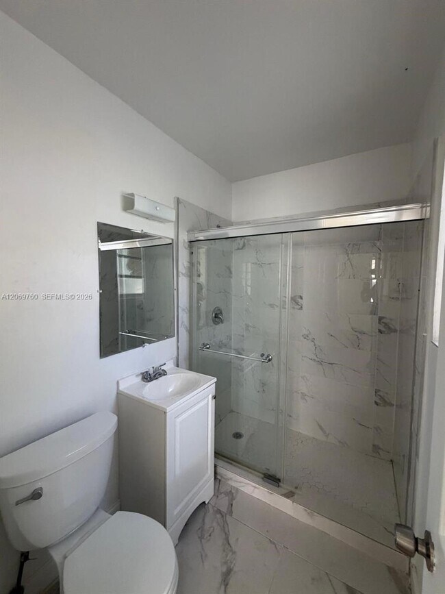 Photo - 890 NW 55th St Unidad 2