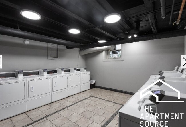 Photo - 739 W Belmont Ave Unit 1