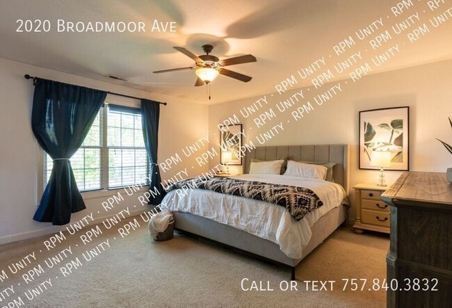 Photo - 2020 Broadmoor Ave