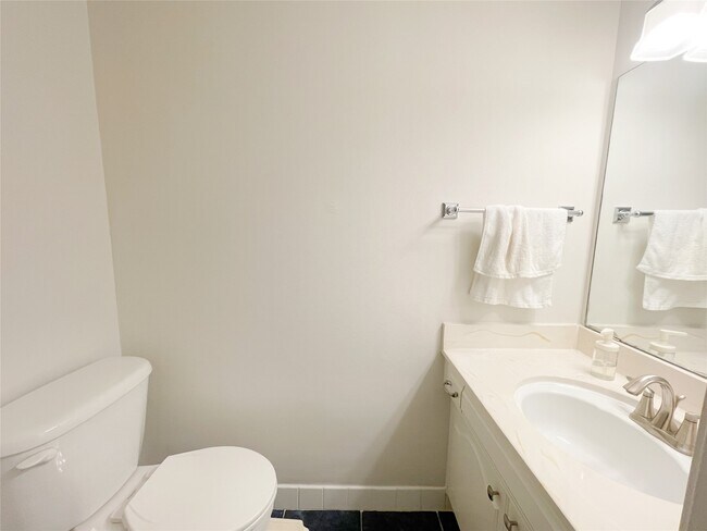 Photo - 443 N Post Oak Ln