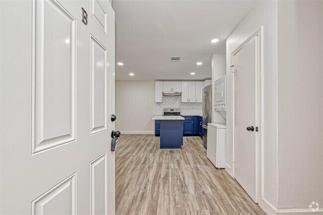 Building Photo - 5609 Denmark St Rental