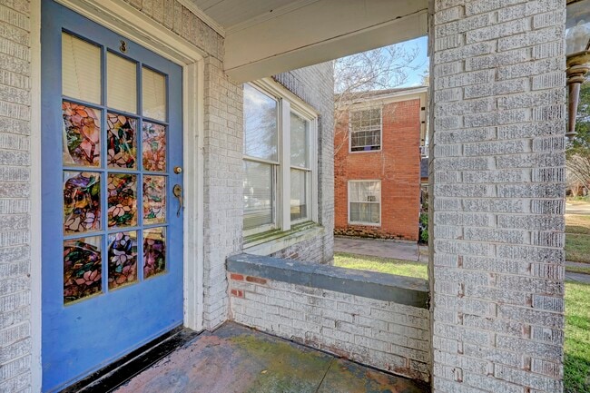 1649 W Main St Off-Campus Housing, Houston, TX