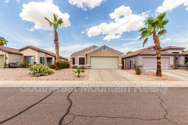 Photo - 33782 N Mercedes Dr House