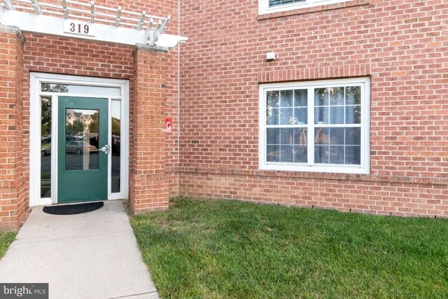 Building Photo - 319 Eagles Landing Ct Unit A