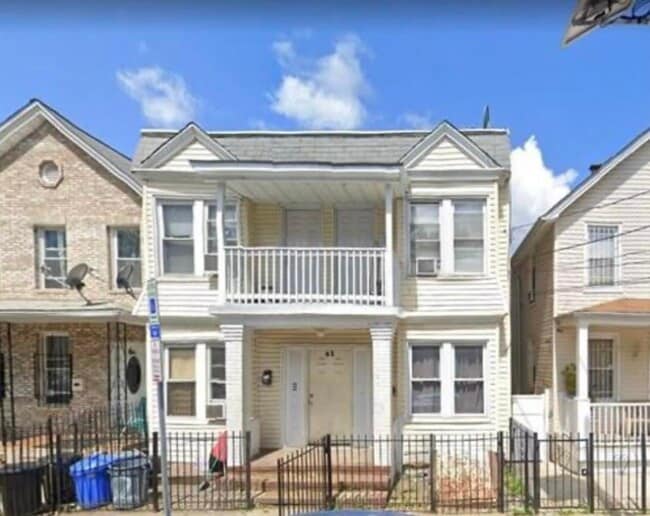 Building Photo - 62 Highland Ave Unit 2