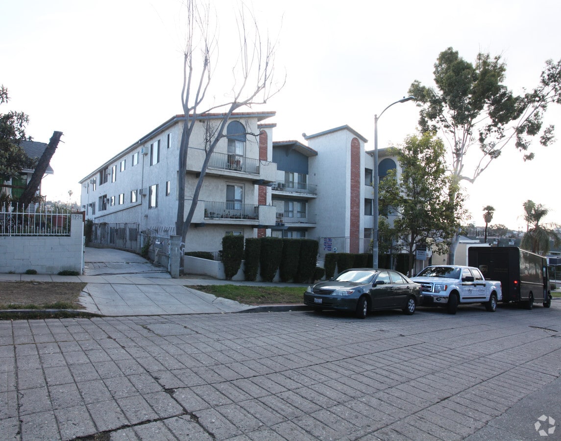Primary Photo - 1212 N Westmoreland Ave Apartments
