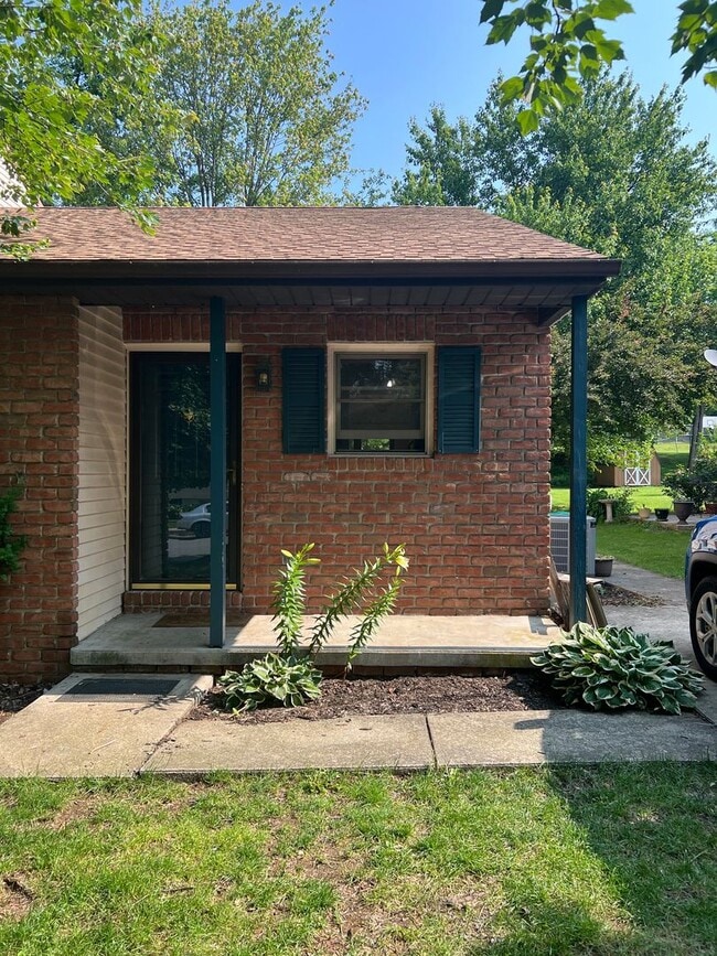 2 Bedroom Townhome in Carlisle - 2 Bedroom Townhome in Carlisle