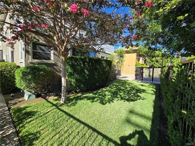 10939 1/2 Moorpark St Unit 2