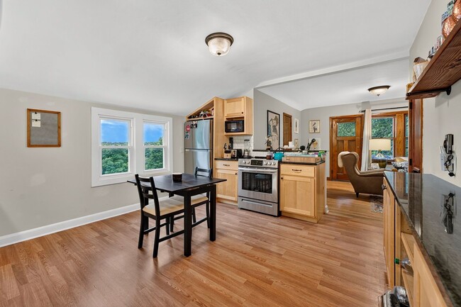 Building Photo - 1424 N 70th St Unit 1424 N 70th St Wauwatosa, Wisconsin 53213
