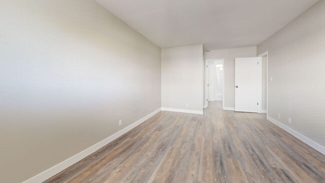 Photo - 1913 11th St - TWO bedrooms AVAILABALE !
