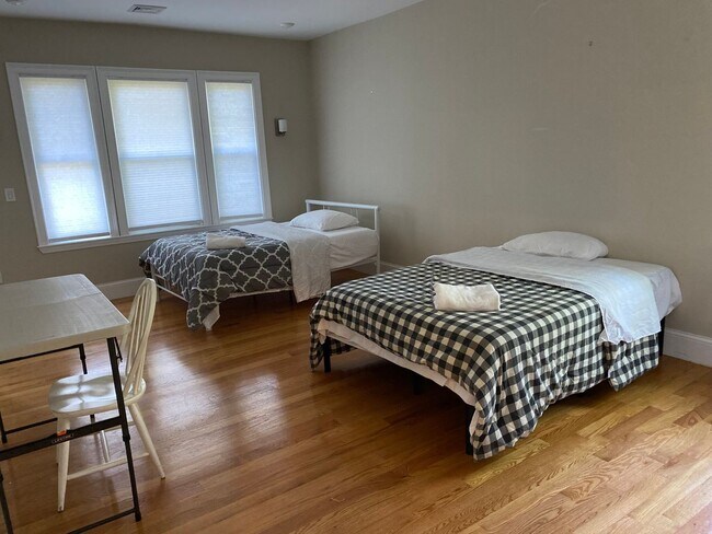 Photo - Beautifully Renovated 6 Bed