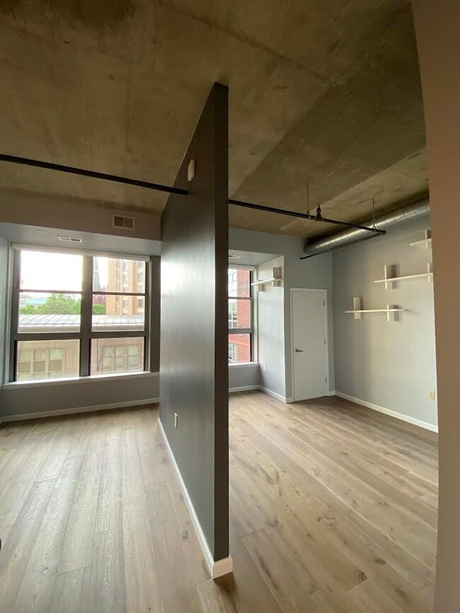 Building Photo - 1300 N St NW Unit #407 Rental