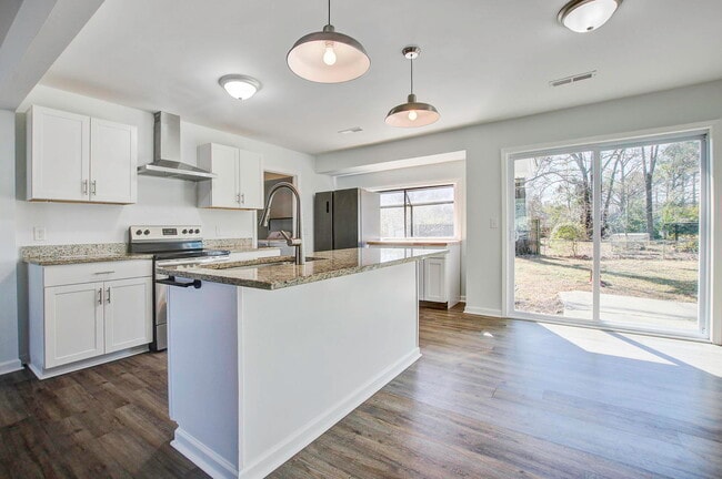 Photo - 605 Michigan Ct