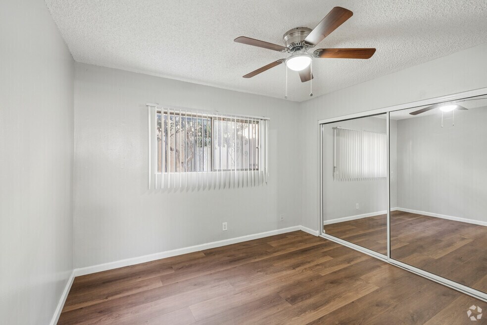 2BR, 1BA - 987SF - Bedroom 1