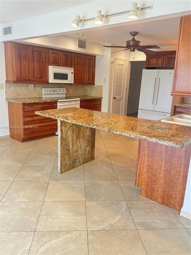 Photo - 3111 Coral Springs Dr Casa