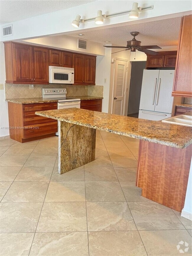 Building Photo - 3111 Coral Springs Dr Rental