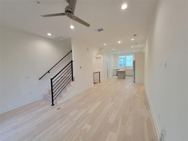 Photo - 3807 Threadgill St