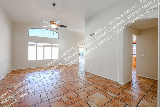 5375 N 87th Ave