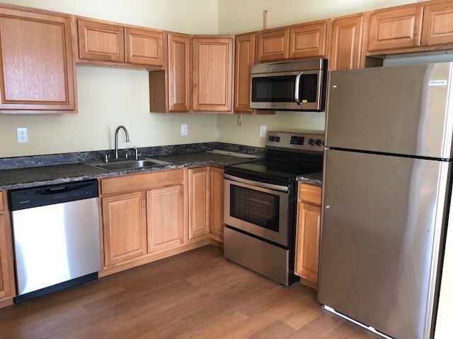 Building Photo - 15 LLC-23 Elm St Unit 301