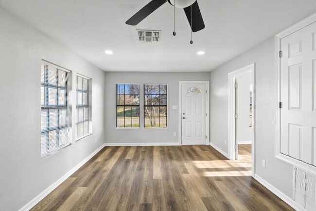 Photo - SPACIOUS TWO BEDROOM TWO BATH HOUSE!