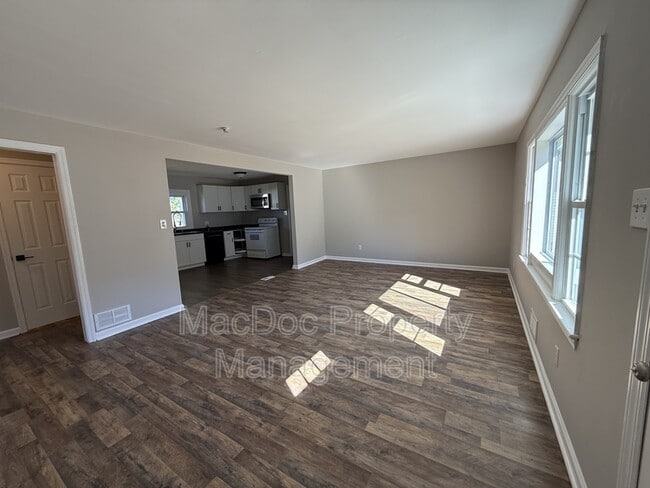 Photo - 187 Brooks Dr
