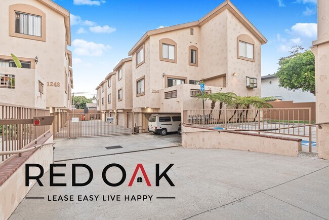 Newly Renovated Two Bedroom with Private B... - Newly Renovated Two Bedroom with Private B... Condo Unit 7