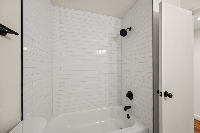 Photo - 1640 W Northwest Blvd Unidad 7