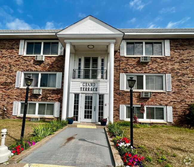 Building Photo - 401 SE 10th St Rental