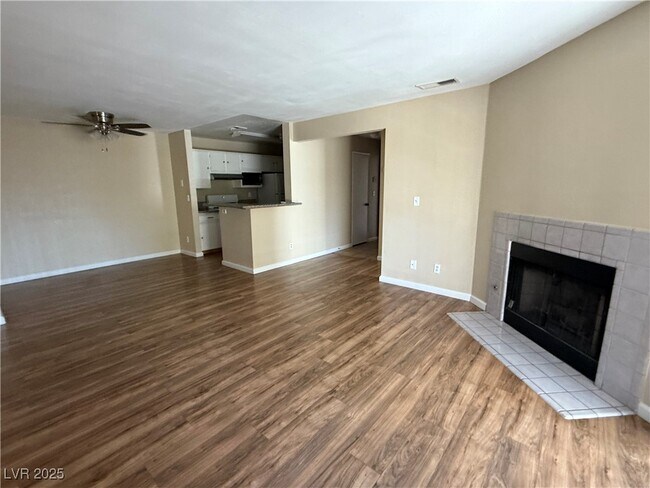 Photo - 2200 S Fort Apache Rd Unidad 1001