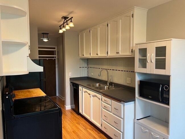 Photo - 5500 Hillcrest Ln Unit 3a