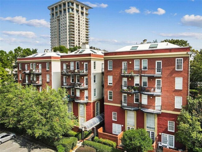 Building Photo - 2840 Peachtree Rd NW Unit 501 Rental