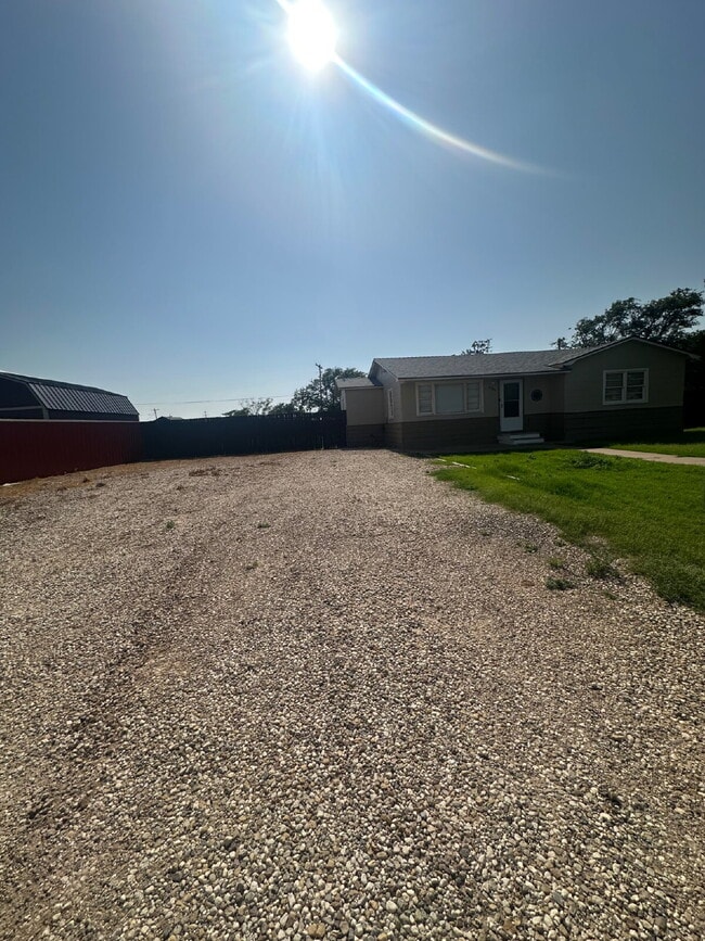Photo - Spacious 2/1 in Petersburg, TX
