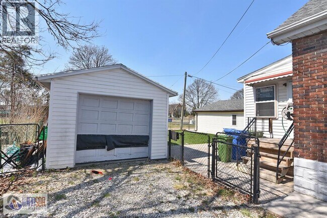 Photo - 769 McKay Ave