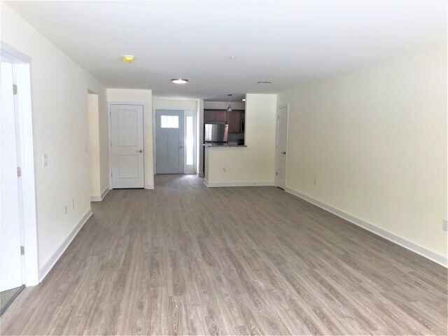 Grandes planos de planta abiertos, perfectos para el entretenimiento. - Sunrise Solars Apartments